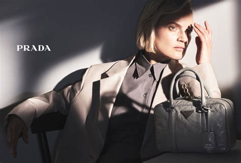 prada campagna pubblicitaria|Campagna Prada Primavera/Estate 2023 .